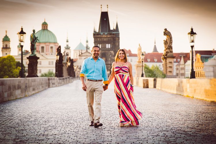 foto de pareja en Puente de Carlos