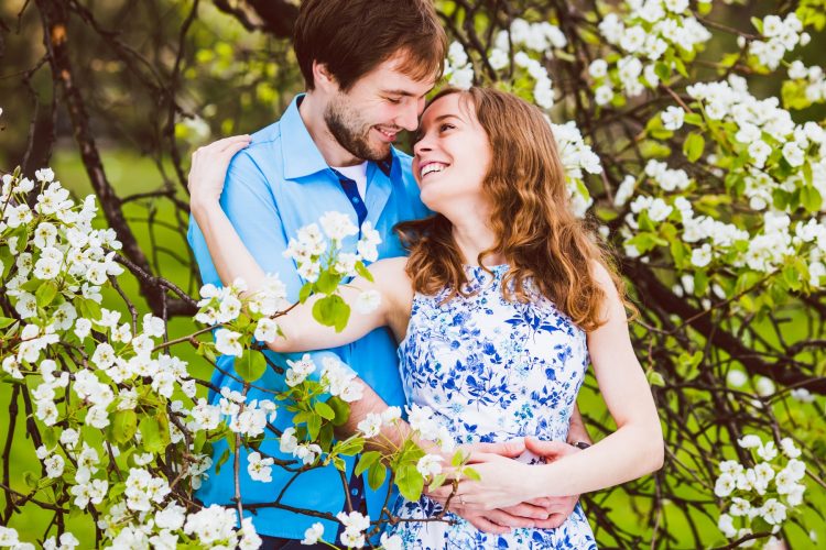 coouple photos with trees