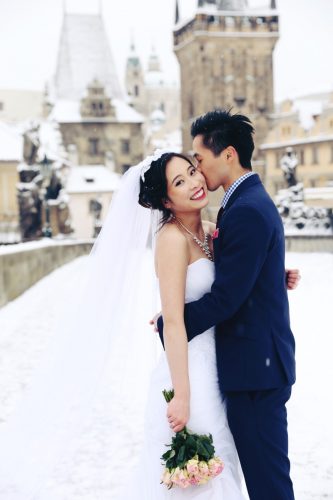 wedding photos at winter Charles bridge