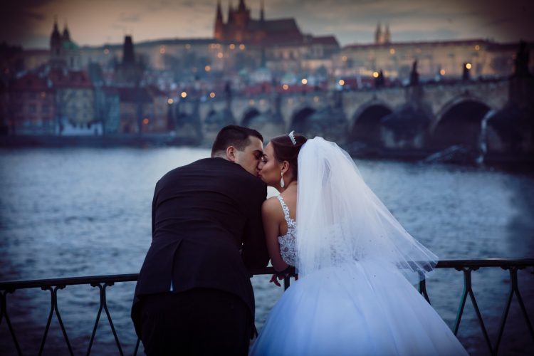 wedding photo in Prague